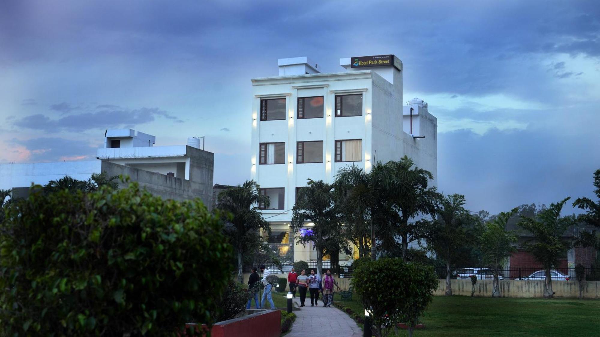 Hotel Park Street Pathankot Exterior photo